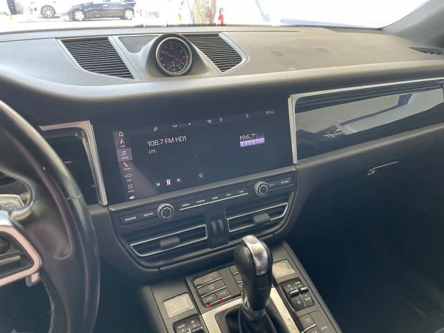2021 Porsche Macan - Image 14 of 31