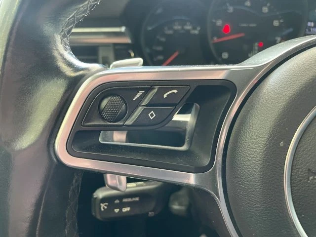 2021 Porsche Macan - Image 11 of 31