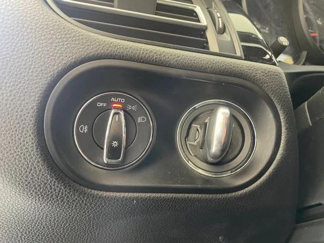 2021 Porsche Macan - Image 10 of 31