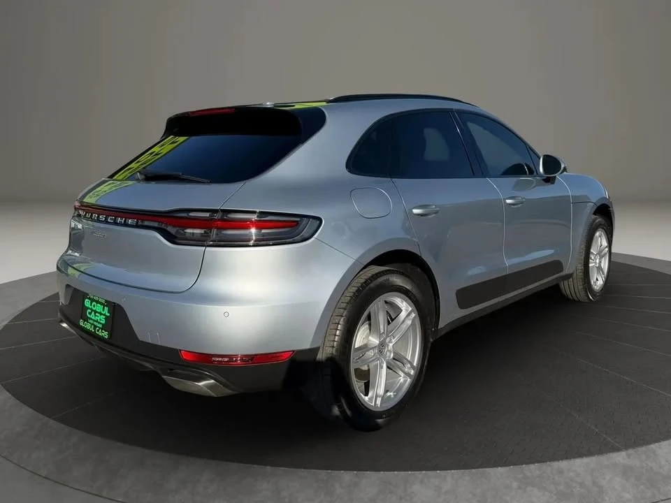 2021 Porsche Macan - Image 9 of 17