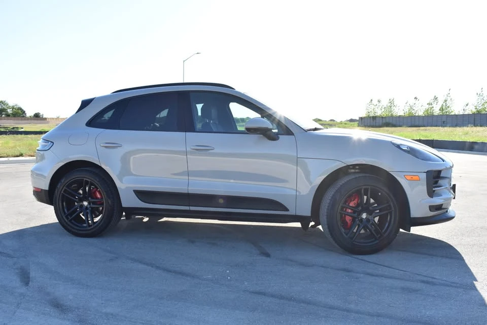 2021 Porsche Macan - Image 2 of 8