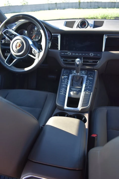 2021 Porsche Macan - Image 4 of 8