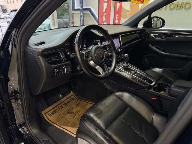 2021 Porsche Macan - Image 21 of 31