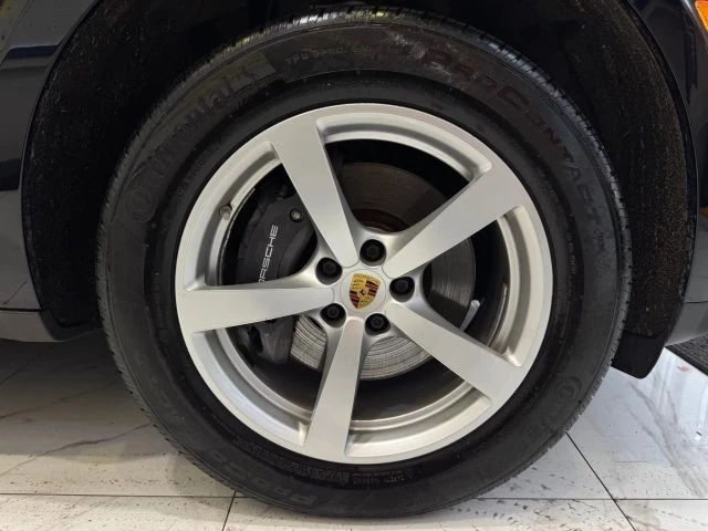 2021 Porsche Macan - Image 10 of 21