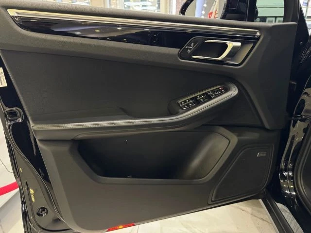 2021 Porsche Macan - Image 11 of 21