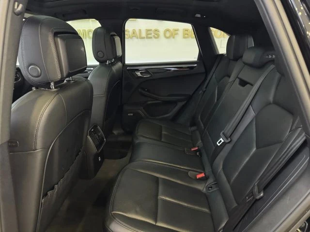 2021 Porsche Macan - Image 24 of 31