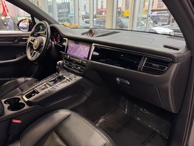 2021 Porsche Macan - Image 31 of 31