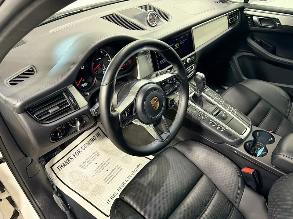 2021 Porsche Macan Turbo - Image 5 of 6