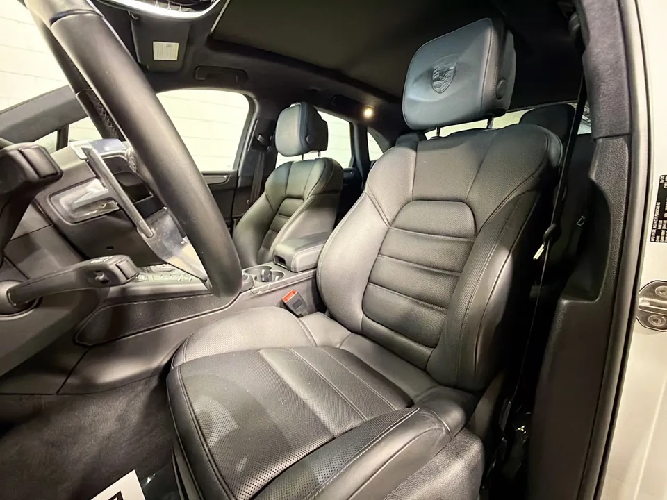 2021 Porsche Macan Turbo - Image 6 of 6