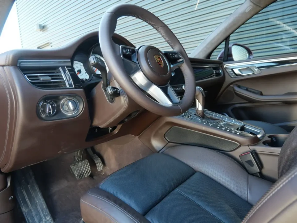 2021 Porsche Macan Turbo - Image 4 of 7