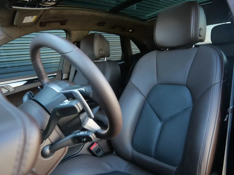 2021 Porsche Macan Turbo - Image 5 of 7