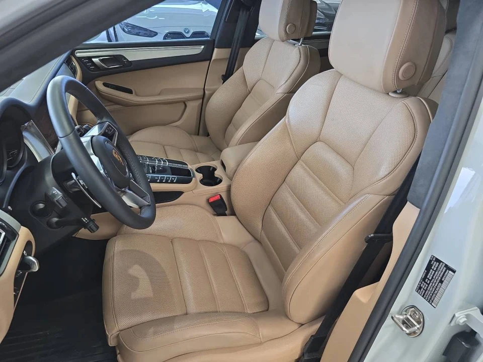 2021 Porsche Macan Turbo - Image 3 of 5