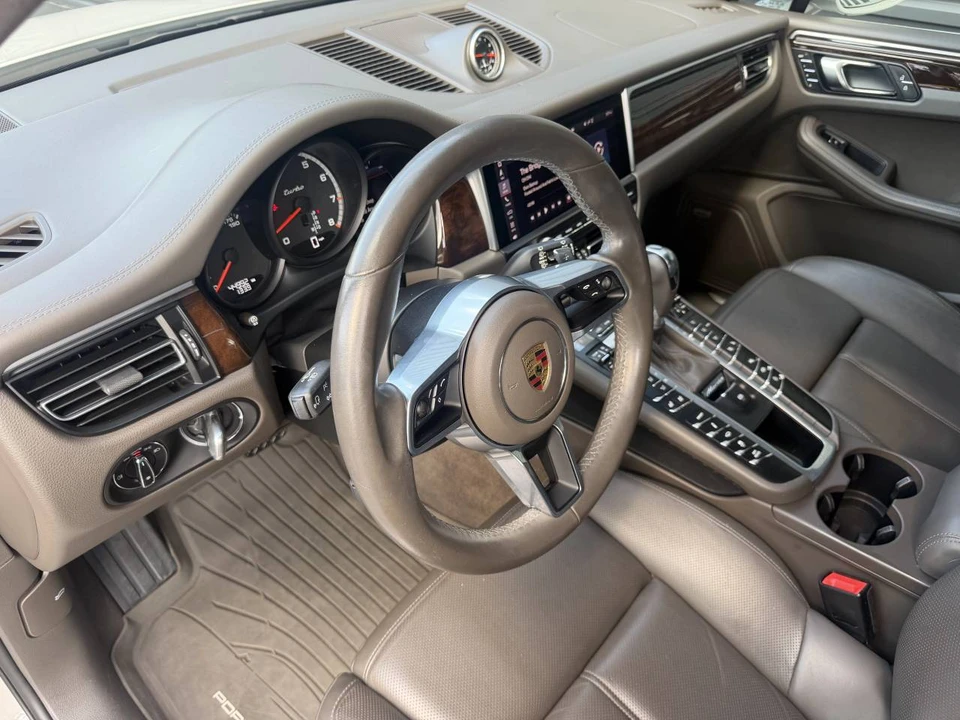 2021 Porsche Macan Turbo - Image 3 of 5