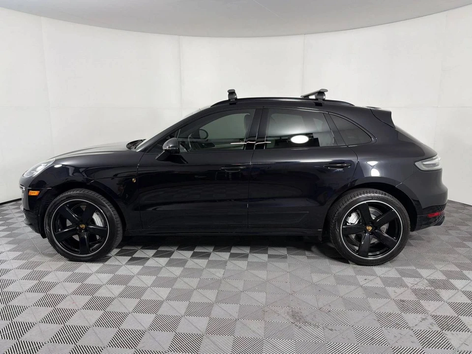 2021 Porsche Macan Turbo - Image 2 of 5