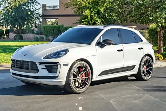 2021 Porsche Macan Turbo