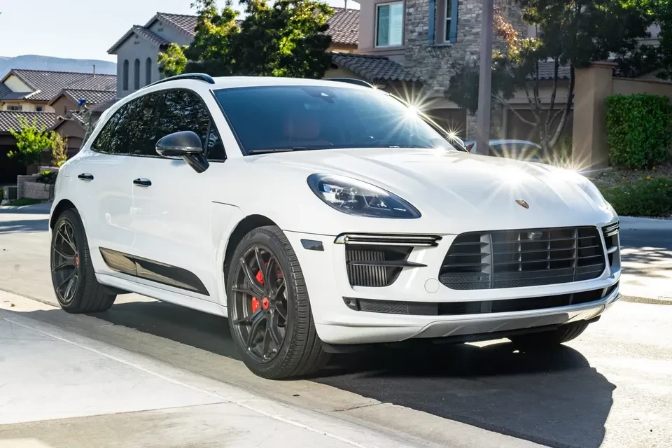 2021 Porsche Macan Turbo - Image 2 of 5
