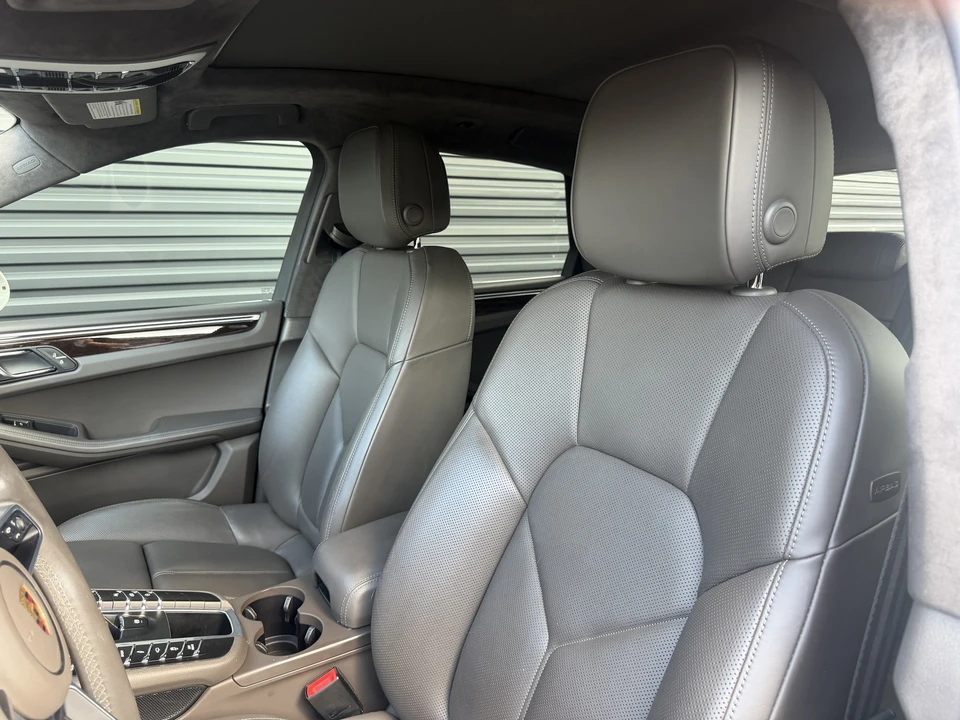 2021 Porsche Macan Turbo - Image 4 of 31