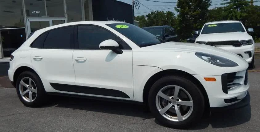2021 Porsche Macan Turbo - Image 2 of 5