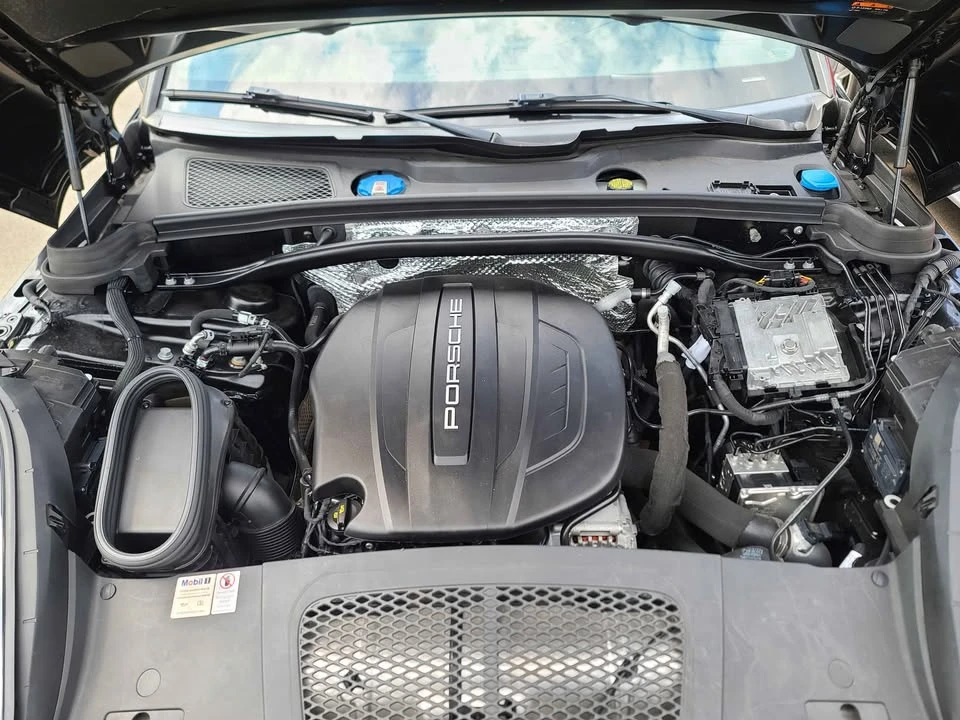2021 Porsche Macan Turbo - Image 19 of 19