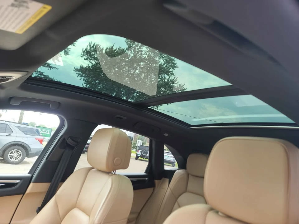 2021 Porsche Macan Turbo - Image 18 of 19