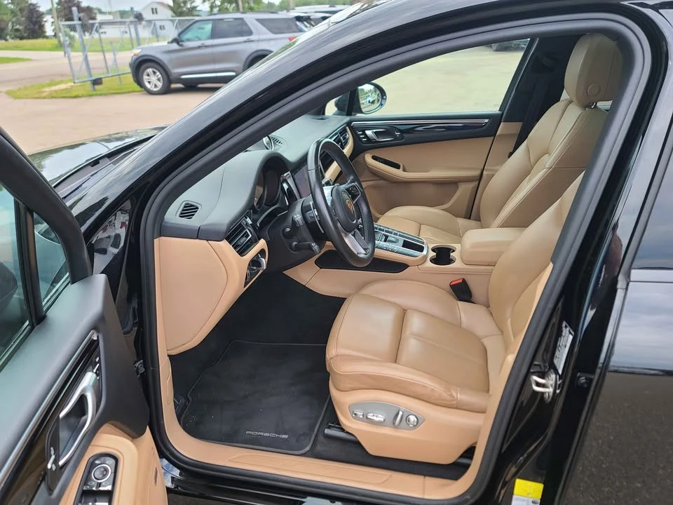 2021 Porsche Macan Turbo - Image 10 of 19
