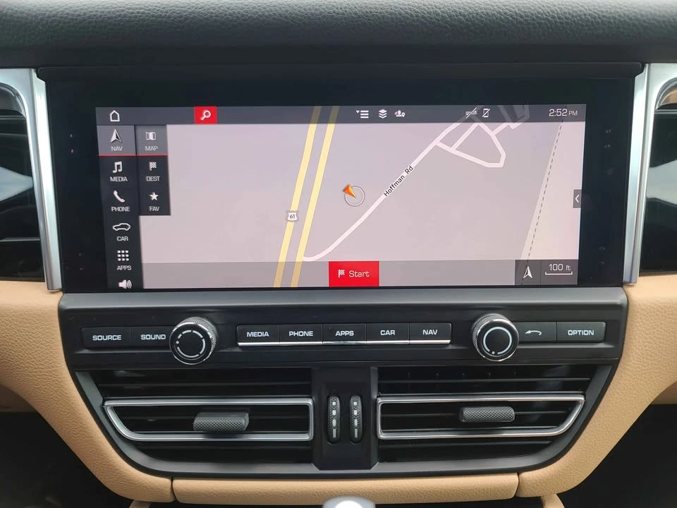 2021 Porsche Macan Turbo - Image 15 of 19
