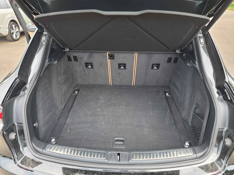 2021 Porsche Macan Turbo - Image 12 of 19