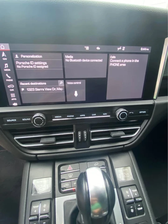 2021 Porsche Macan Turbo - Image 15 of 19