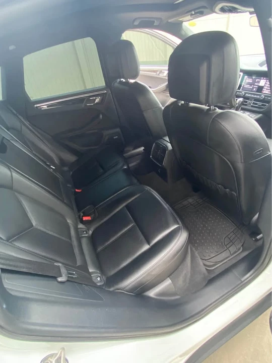 2021 Porsche Macan Turbo - Image 9 of 19