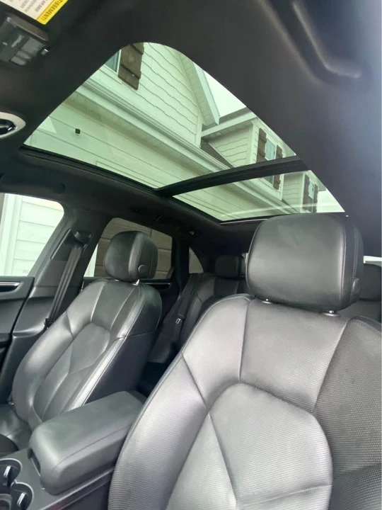 2021 Porsche Macan Turbo - Image 14 of 19