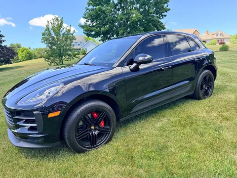 2021 Porsche Macan Turbo Sport Utility 4D