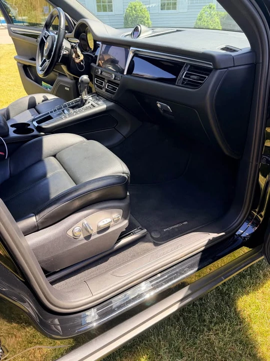 2021 Porsche Macan Turbo - Image 8 of 11