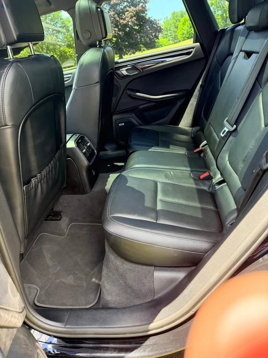 2021 Porsche Macan Turbo - Image 7 of 11