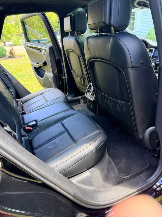 2021 Porsche Macan Turbo - Image 9 of 11