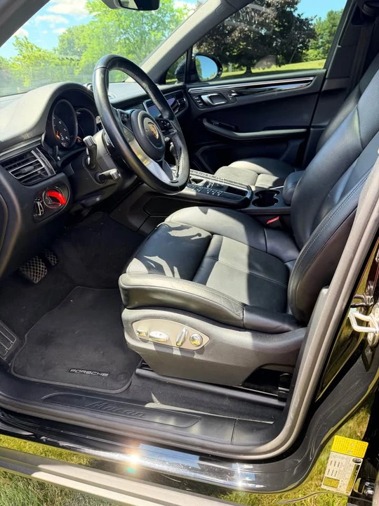 2021 Porsche Macan Turbo - Image 10 of 11