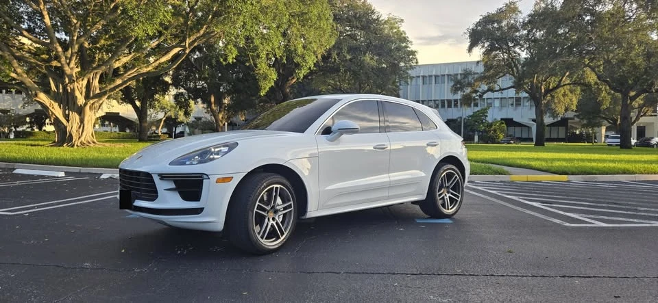 2021 Porsche Macan Turbo - Image 10 of 19