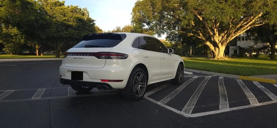 2021 Porsche Macan Turbo - Image 4 of 19
