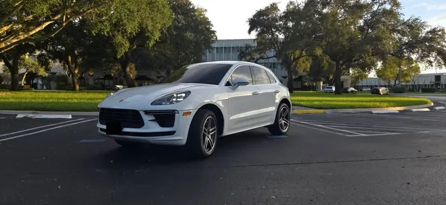 2021 Porsche Macan Turbo