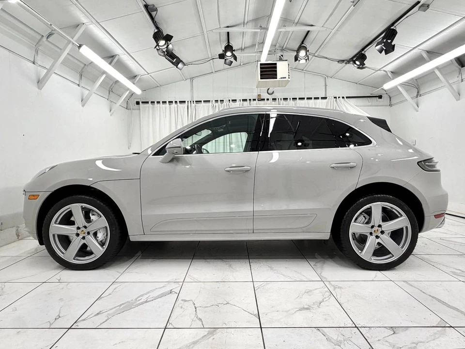 2021 Porsche Macan Turbo - Image 2 of 5