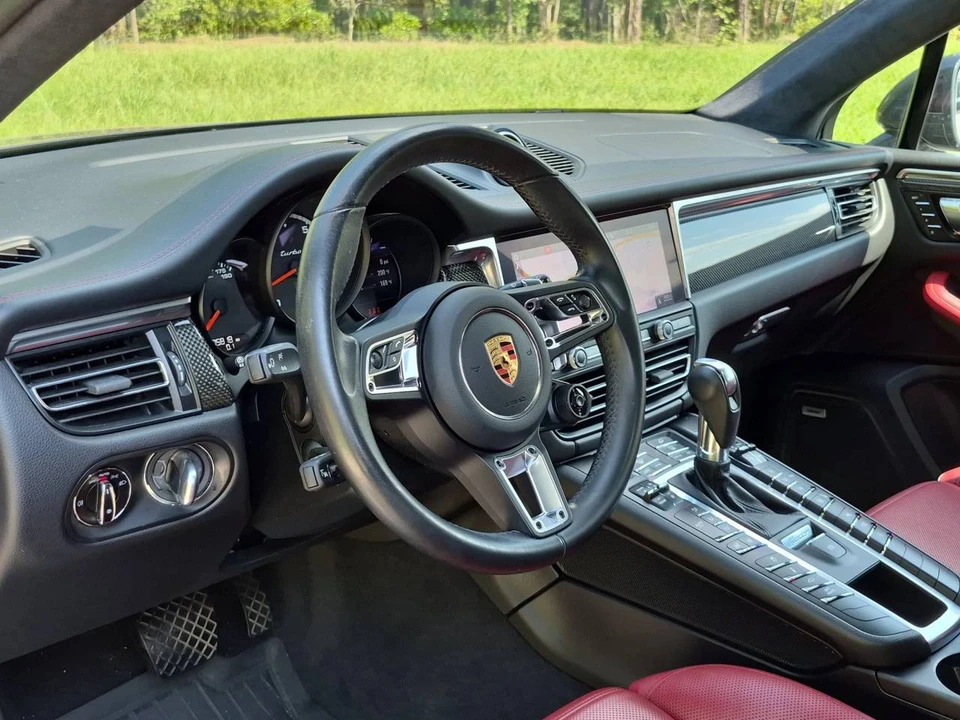 2021 Porsche Macan Turbo - Image 4 of 5