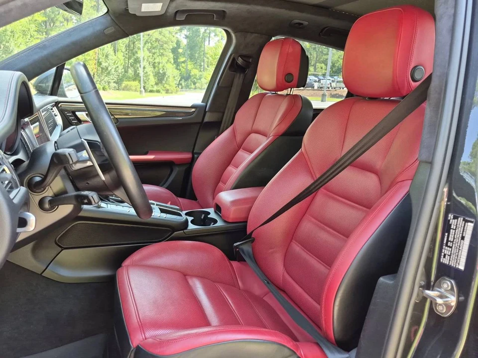 2021 Porsche Macan Turbo - Image 5 of 5