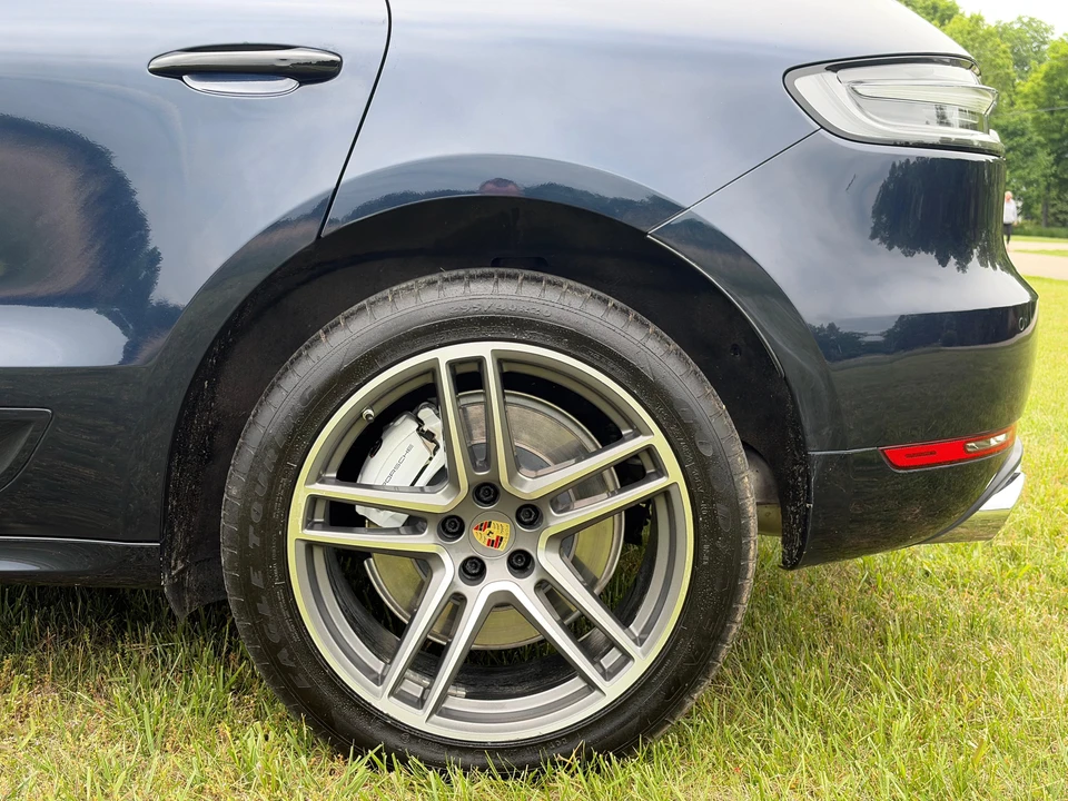 2021 Porsche Macan Turbo - Image 15 of 31