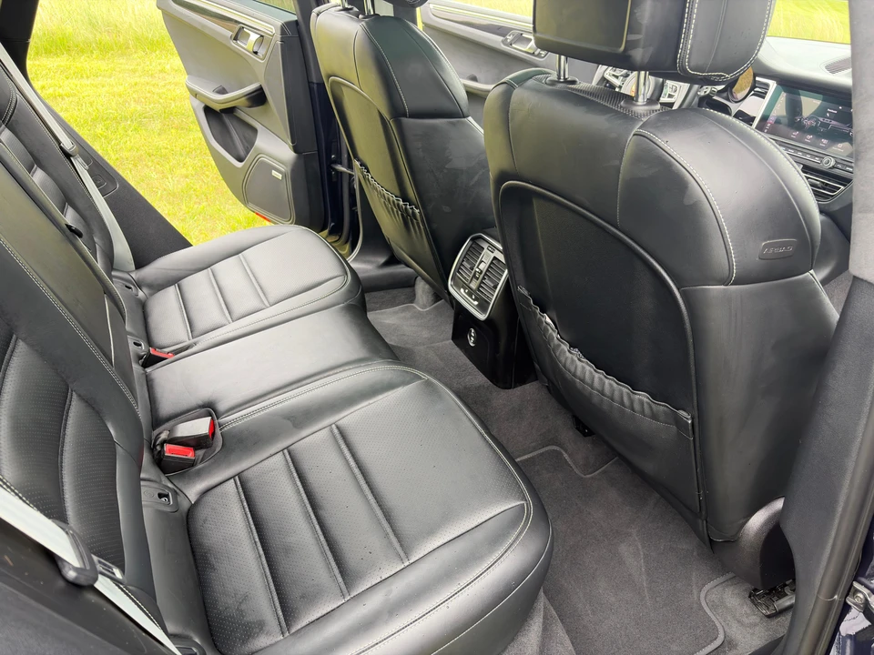 2021 Porsche Macan Turbo - Image 30 of 31
