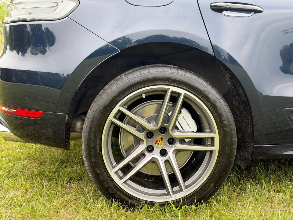2021 Porsche Macan Turbo - Image 16 of 31
