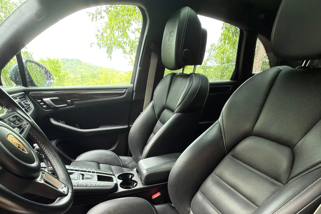 2021 Porsche Macan Turbo - Image 19 of 31