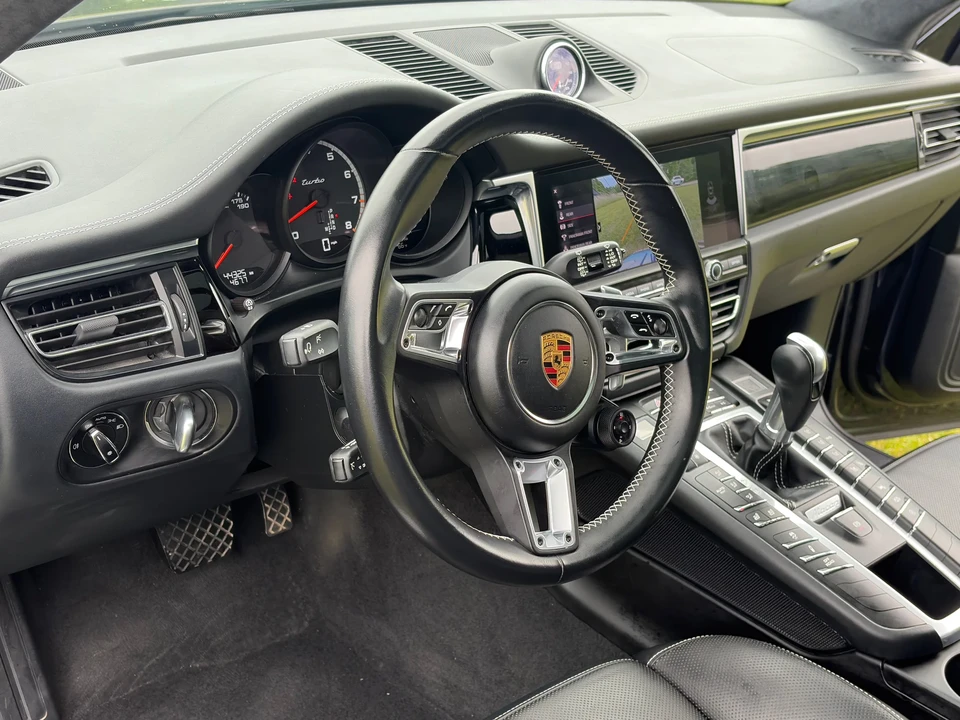2021 Porsche Macan Turbo - Image 29 of 31