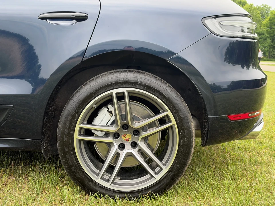 2021 Porsche Macan Turbo - Image 11 of 31
