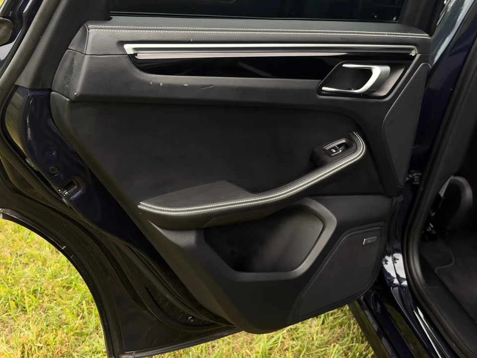 2021 Porsche Macan Turbo - Image 16 of 31