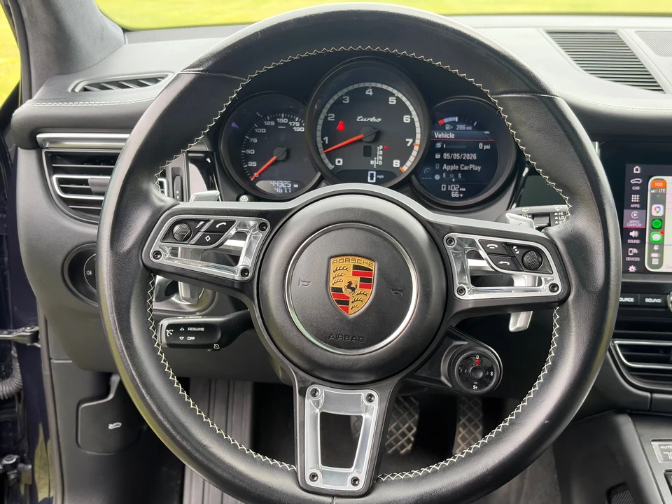 2021 Porsche Macan Turbo - Image 30 of 31