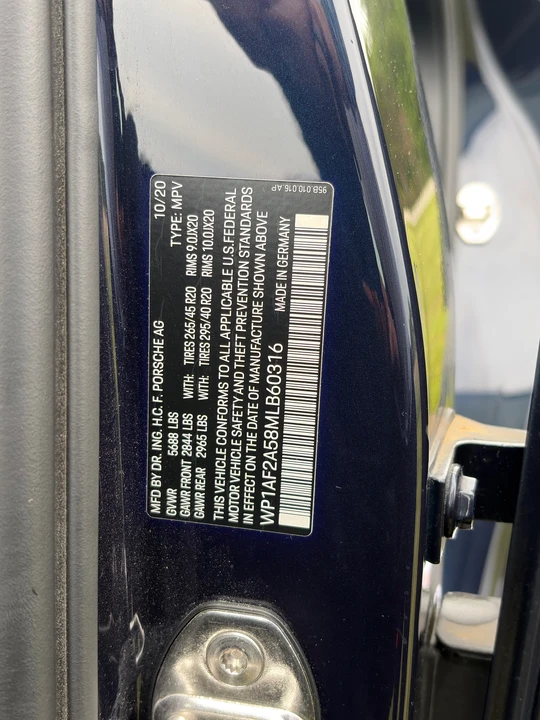 2021 Porsche Macan Turbo - Image 28 of 31